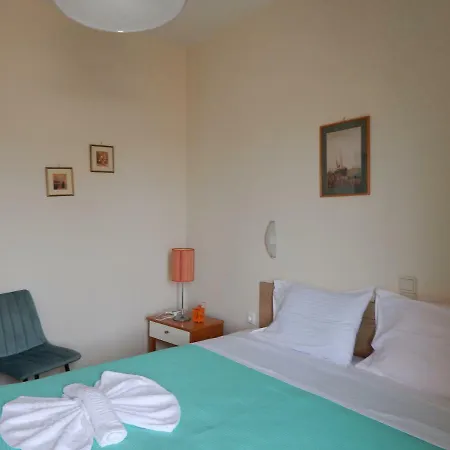 فندق Posidonio 2*